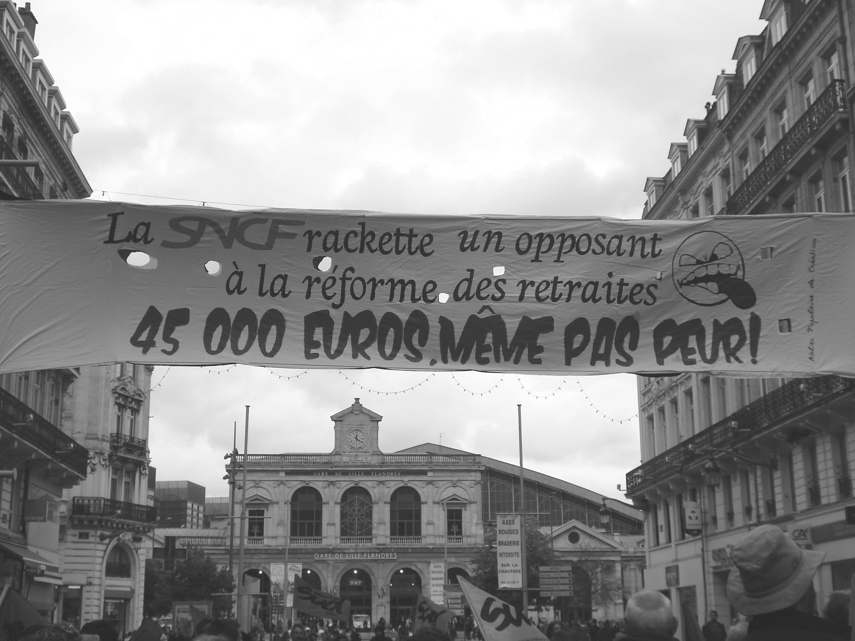 Rue Faidherbe, lors de la manifestation de soutien à Julien