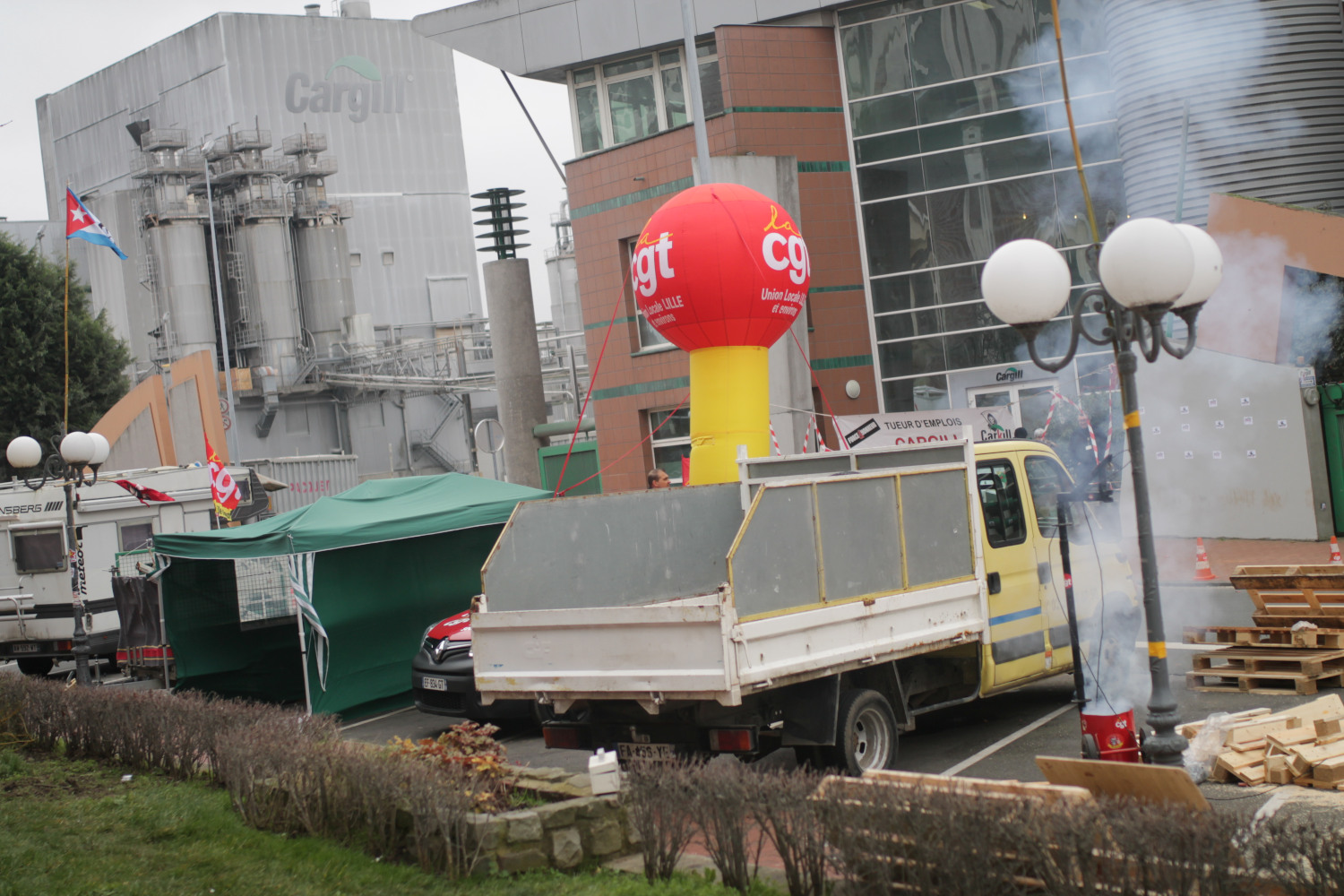 Un maximum de bruit pour les 183 familles menacées à Cargill Haubourdin. Jour 1 - 2