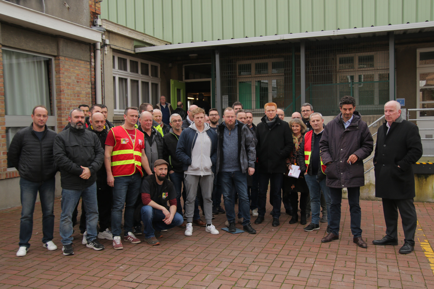Jour de l'assemblée générale où des élus témoignent de leur soutien. Jour 6 - AG