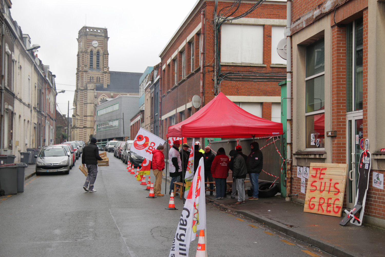 Piquets de grève contre la prononciation du licenciement de Greg. Jour 7 - Greg 1